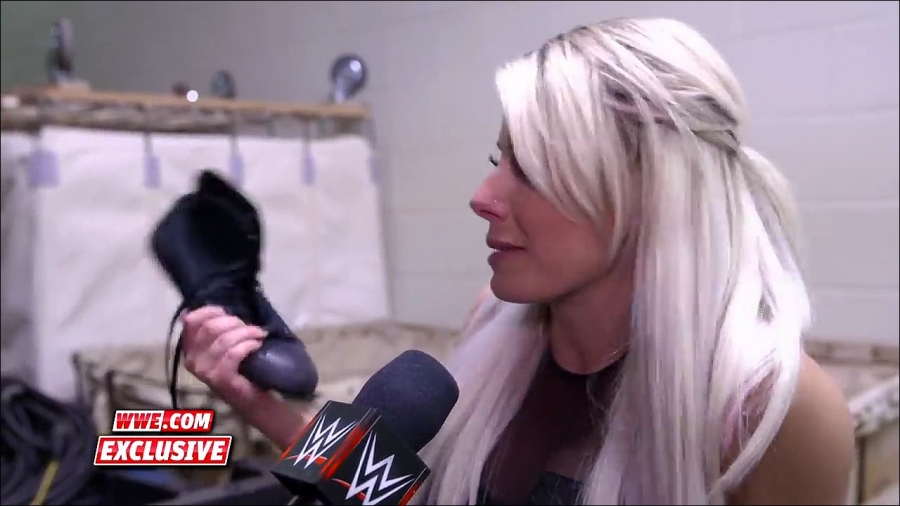 Alexa_Bliss__shoes_failed_her__Raw_Exclusive2C_April_292C_2019_mp4_000060833.jpg