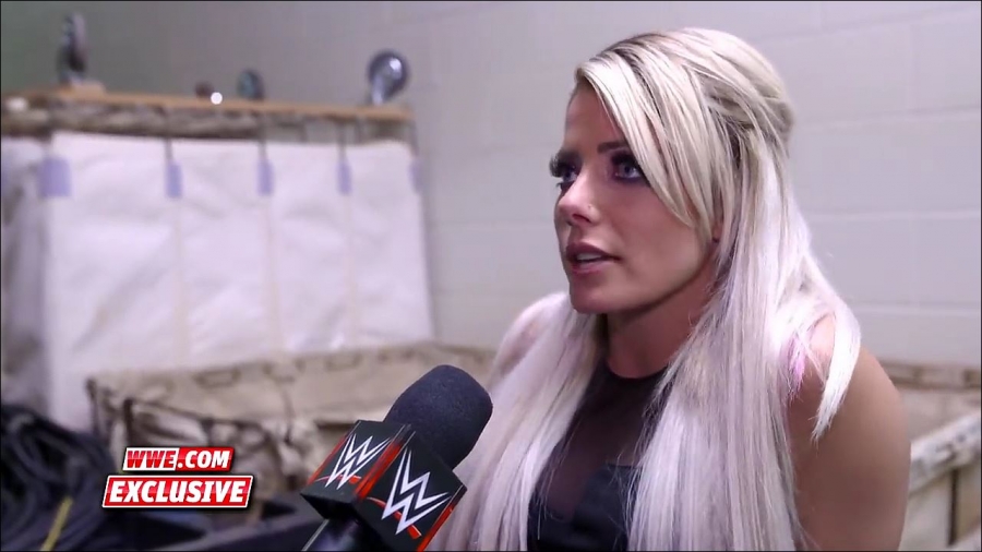 Alexa_Bliss__shoes_failed_her__Raw_Exclusive2C_April_292C_2019_mp4_000064866.jpg