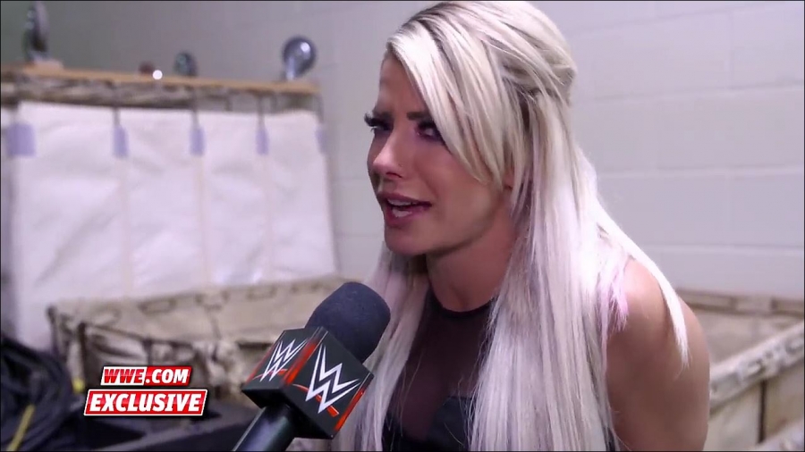 Alexa_Bliss__shoes_failed_her__Raw_Exclusive2C_April_292C_2019_mp4_000083300.jpg