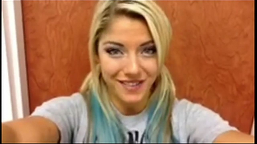 Alexa_Bliss_gets_ready_for_her_NXT_debut_-_Video_Blog-_May_82C_2014_mp4_20161201_122915_442.jpg