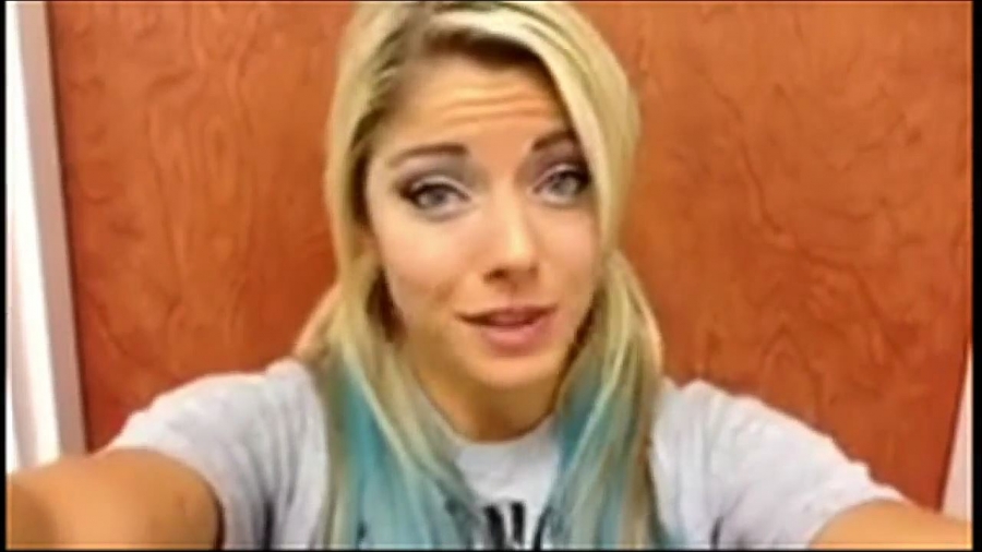 Alexa_Bliss_gets_ready_for_her_NXT_debut_-_Video_Blog-_May_82C_2014_mp4_20161201_122953_577.jpg