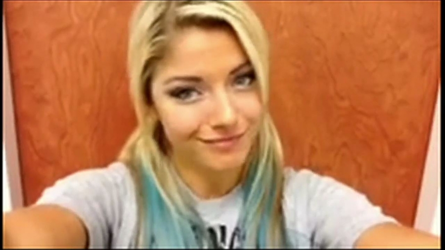 Alexa_Bliss_gets_ready_for_her_NXT_debut_-_Video_Blog-_May_82C_2014_mp4_20161201_122954_703.jpg