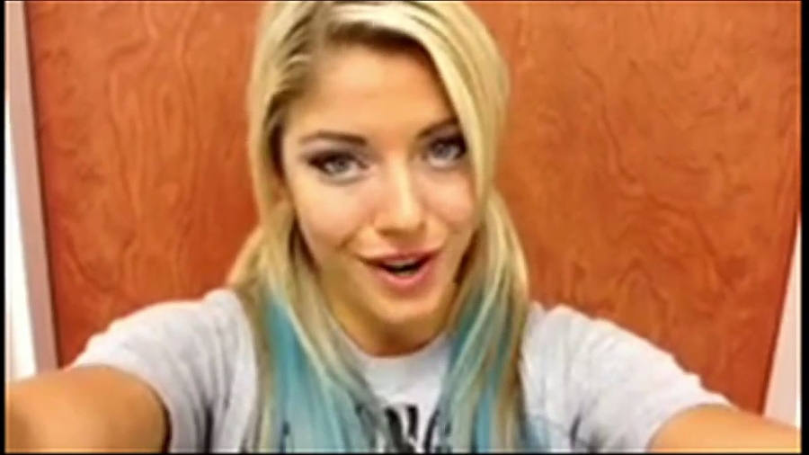 Alexa_Bliss_gets_ready_for_her_NXT_debut_-_Video_Blog-_May_82C_2014_mp4_20161201_122955_708.jpg