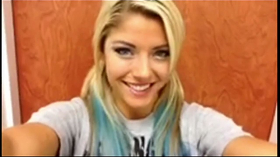 Alexa_Bliss_gets_ready_for_her_NXT_debut_-_Video_Blog-_May_82C_2014_mp4_20161201_123000_339.jpg