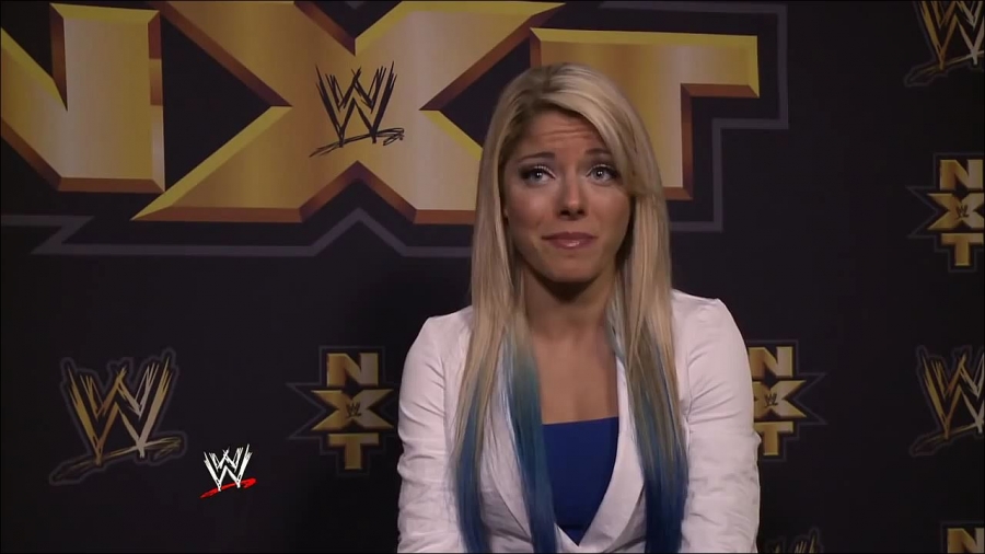 NXT_Divas_Take_Over21_-_WWE_Inbox_116_mp4_20161201_210503_788.jpg
