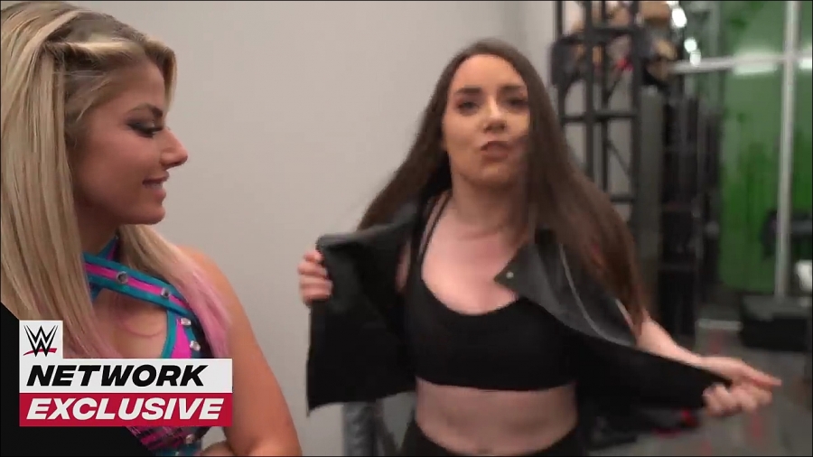 Nikki_Cross_runs_into_championship_match__SmackDown_Exclusive2C_June_262C_2020_mp4_000008100.jpg