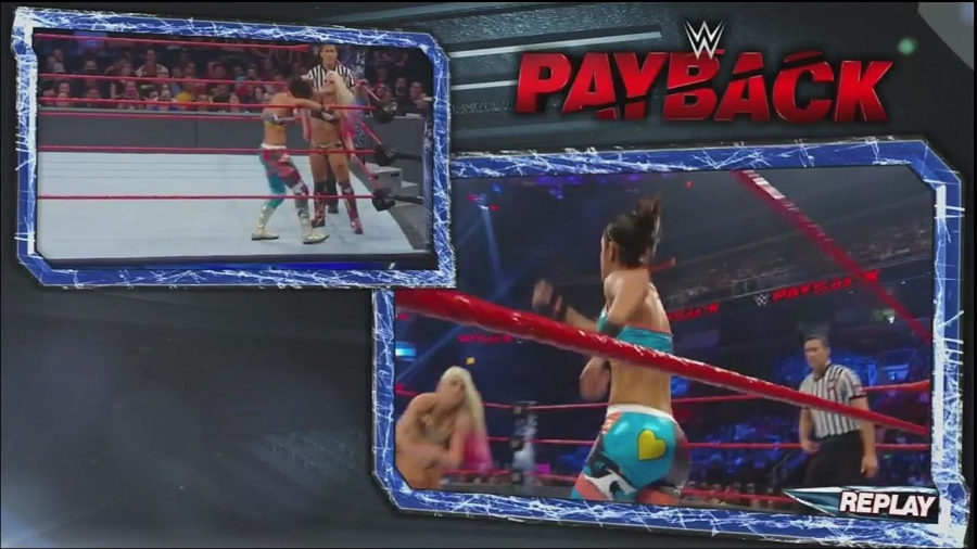 WWE_Payback_2017_720p_H264-XWT_mp4_20170430_224432_256.jpg