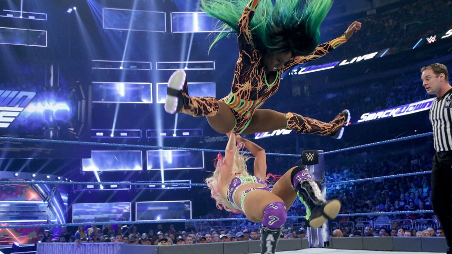 WWE_SmackDown_Naomi_Alexa_Bliss_40417.jpg