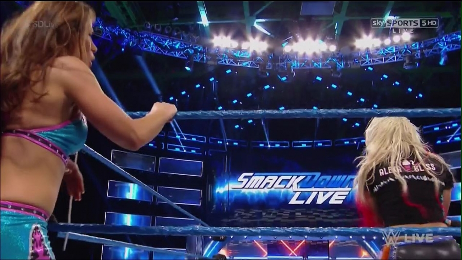 WWE_Smackdown_Live_01_31_17_720p_HDTV_H264-XWT_mp4_20170203_214901_570.jpg
