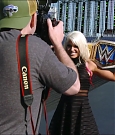 WWE_24_S01E14_WrestleMania_Orlando_720p_WEB_h264-HEEL_mp4_000764779.jpg