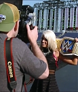WWE_24_S01E14_WrestleMania_Orlando_720p_WEB_h264-HEEL_mp4_000765429.jpg