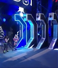 WWE_Friday_Night_SmackDown_2019_12_06_720p_HDTV_x264-NWCHD_mp4_000639305.jpg