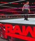 WWE_Monday_Night_Raw_2017_10_02_720p_HDTV_x264-NWCHD_mp4_002473239.jpg