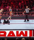 WWE_Monday_Night_Raw_2019_01_28_720p_HDTV_x264-NWCHD_mp4_001895696.jpg