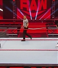 WWE_Monday_Night_Raw_2020_05_18_720p_HDTV_x264-NWCHD_mp4_003874105.jpg