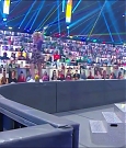 WWE_Monday_Night_Raw_2020_11_16_720p_HDTV_x264-NWCHD_mp4_005155048.jpg