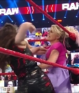 WWE_Monday_Night_Raw_2020_11_23_720p_HDTV_x264-NWCHD_mp4_006265030.jpg