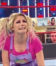 WWE_Monday_Night_Raw_2020_11_23_720p_HDTV_x264-NWCHD_mp4_006309808.jpg