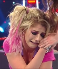 WWE_Monday_Night_Raw_2020_11_23_720p_HDTV_x264-NWCHD_mp4_006325190.jpg