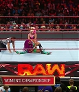 WWE_RAW_2017_08_28_720p_WEB_h264-HEEL_mp4_007399967.jpg
