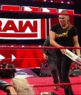 WWE_RAW_2018_06_18_720p_WEB_h264-HEEL_mp4_000622370.jpg