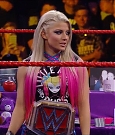 WWE_Raw_05_29_17_720p_HDTV_H264-XWT_mp4_004719358.jpg