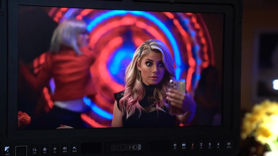 Behind-The-Scenes_with_MICK_FOLEY___ALEXA_BLISS_on_the_set_of_their_WWE_2K_Battlegrounds_commercial_323.jpg