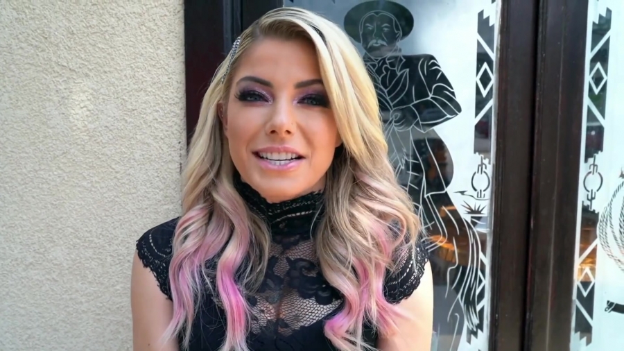 Behind-The-Scenes_with_MICK_FOLEY___ALEXA_BLISS_on_the_set_of_their_WWE_2K_Battlegrounds_commercial_364.jpg