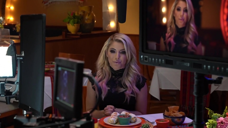 Behind-The-Scenes_with_MICK_FOLEY___ALEXA_BLISS_on_the_set_of_their_WWE_2K_Battlegrounds_commercial_424.jpg