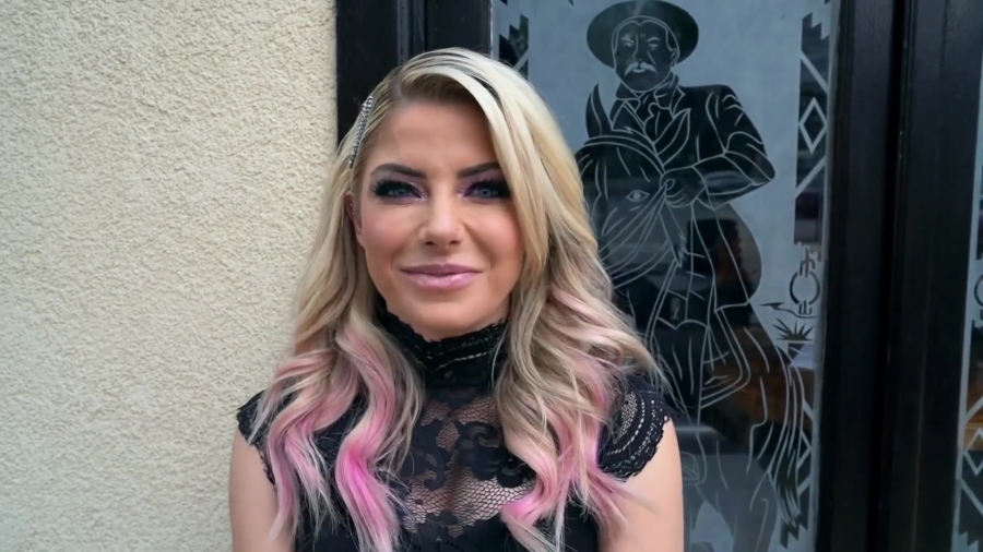 Behind-The-Scenes_with_MICK_FOLEY___ALEXA_BLISS_on_the_set_of_their_WWE_2K_Battlegrounds_commercial_493.jpg