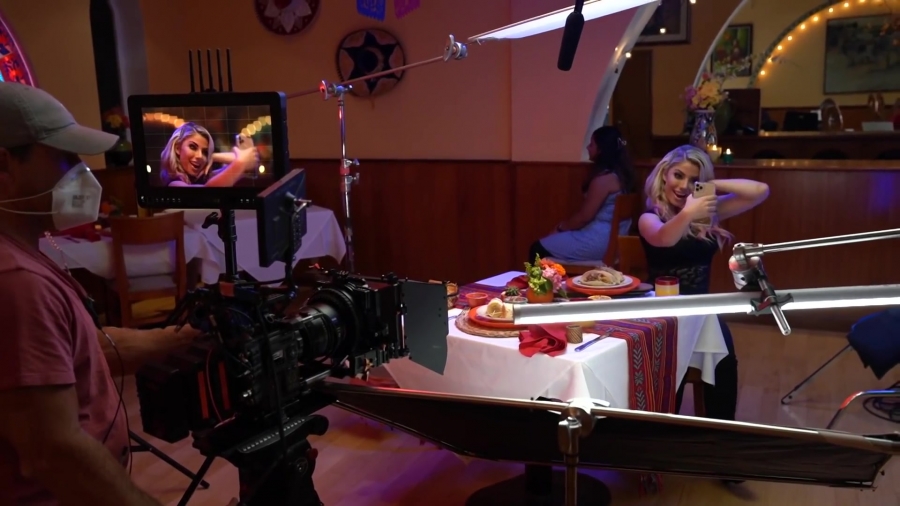 Behind-The-Scenes_with_MICK_FOLEY___ALEXA_BLISS_on_the_set_of_their_WWE_2K_Battlegrounds_commercial_523.jpg
