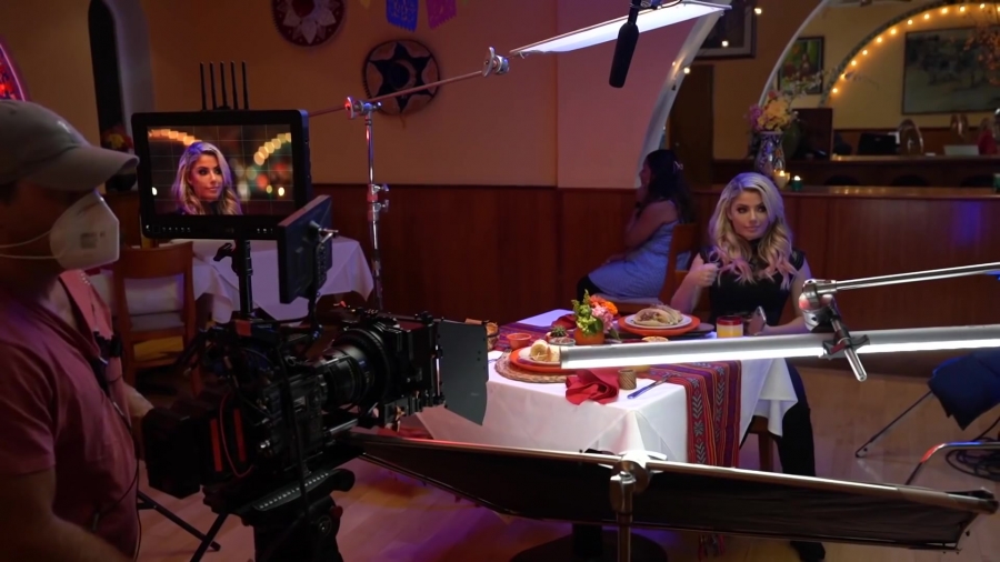 Behind-The-Scenes_with_MICK_FOLEY___ALEXA_BLISS_on_the_set_of_their_WWE_2K_Battlegrounds_commercial_529.jpg