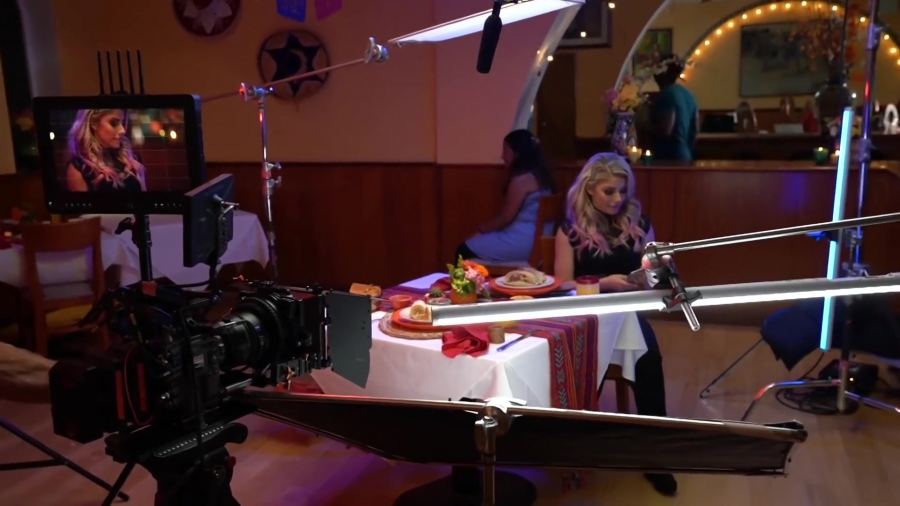 Behind-The-Scenes_with_MICK_FOLEY___ALEXA_BLISS_on_the_set_of_their_WWE_2K_Battlegrounds_commercial_534.jpg