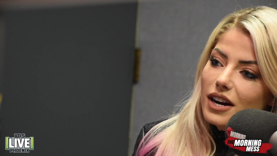 WWE_Alexa_Bliss_talks_Make_Up_Baking_and_being_the_bad_guy_with_The_Morning_Mess_017.jpg