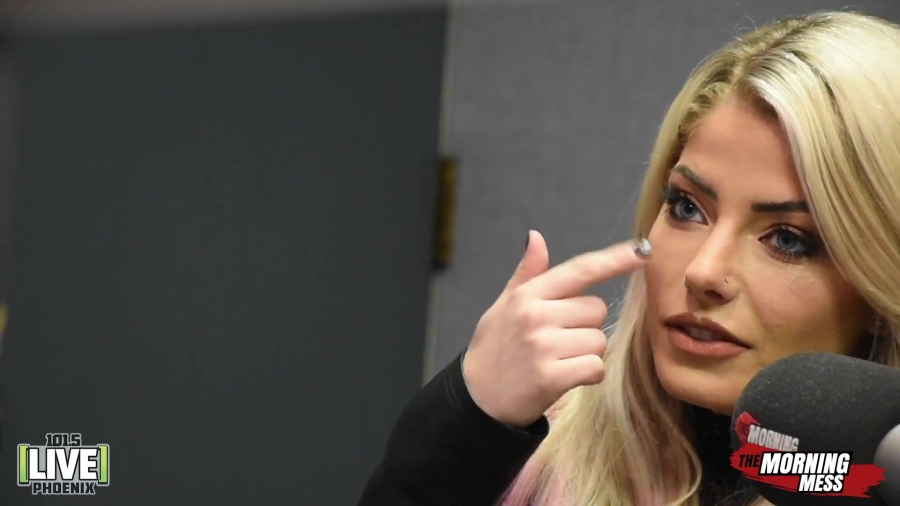 WWE_Alexa_Bliss_talks_Make_Up_Baking_and_being_the_bad_guy_with_The_Morning_Mess_021.jpg