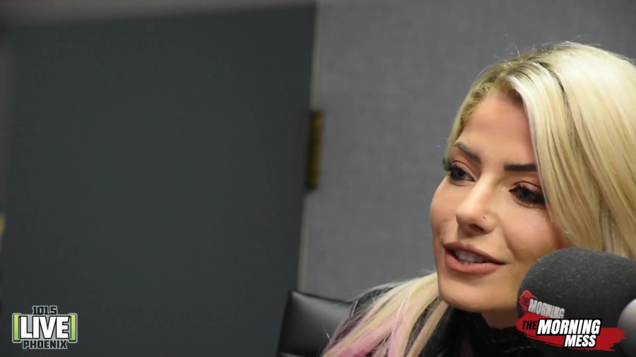 WWE_Alexa_Bliss_talks_Make_Up_Baking_and_being_the_bad_guy_with_The_Morning_Mess_134.jpg