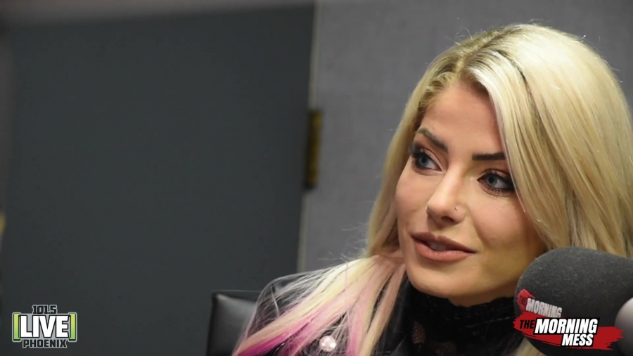 WWE_Alexa_Bliss_talks_Make_Up_Baking_and_being_the_bad_guy_with_The_Morning_Mess_160.jpg