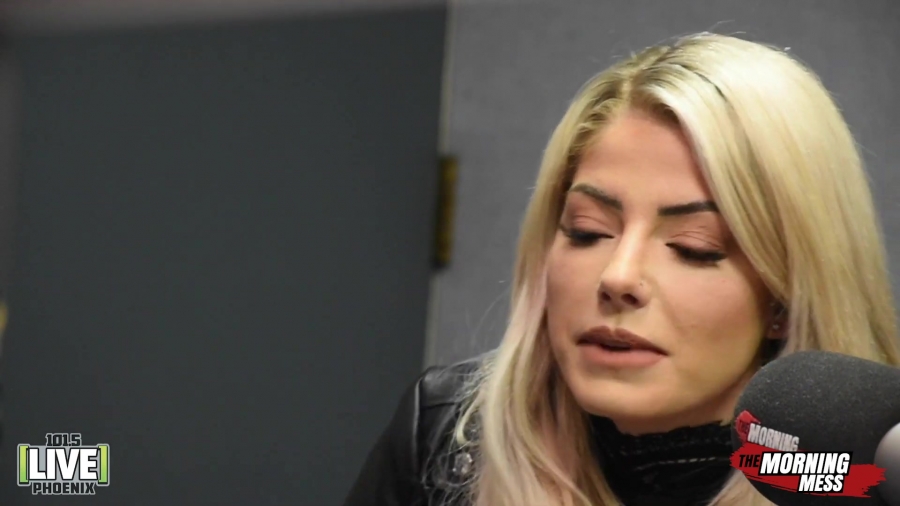 WWE_Alexa_Bliss_talks_Make_Up_Baking_and_being_the_bad_guy_with_The_Morning_Mess_260.jpg