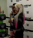 Houston_fans_line_up_to_meet_WWE_superstar_Alexa_Bliss_21.jpeg