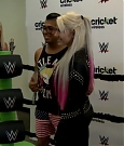 Houston_fans_line_up_to_meet_WWE_superstar_Alexa_Bliss_22.jpeg