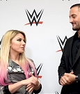 Im_zweiten_Teil_von_Sebastian_Hackls_Treffen_mit_Alexa_Bliss_geht_s_um_WWE_NXT_400.jpg