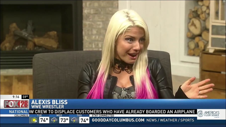 Alexa_Bliss_Fox_28_Interview_mp4_20170423_234034_354.jpg