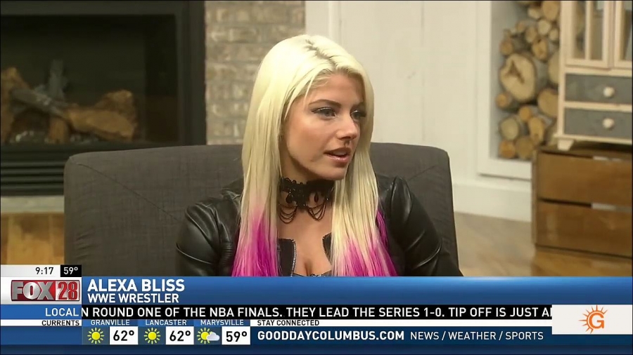 Alexa_Bliss_Fox_28_Interview_mp4_20170423_234224_370.jpg