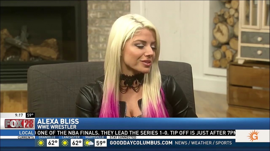 Alexa_Bliss_Fox_28_Interview_mp4_20170423_234225_215.jpg