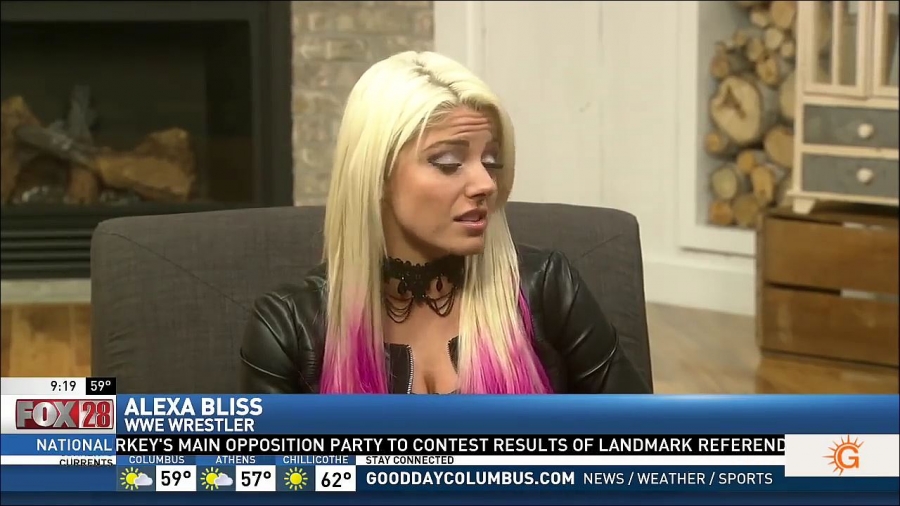 Alexa_Bliss_Fox_28_Interview_mp4_20170423_234330_296.jpg