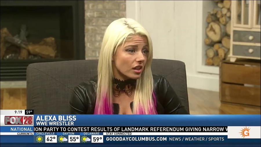 Alexa_Bliss_Fox_28_Interview_mp4_20170423_234332_484.jpg