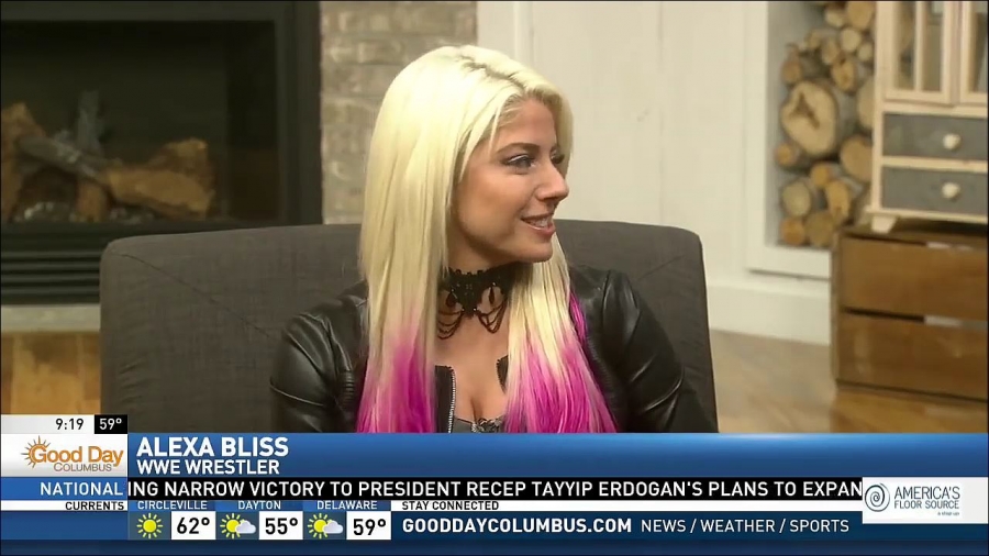 Alexa_Bliss_Fox_28_Interview_mp4_20170423_234338_973.jpg