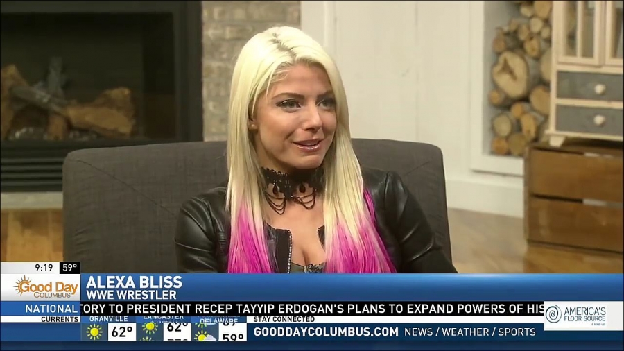 Alexa_Bliss_Fox_28_Interview_mp4_20170423_234340_679.jpg