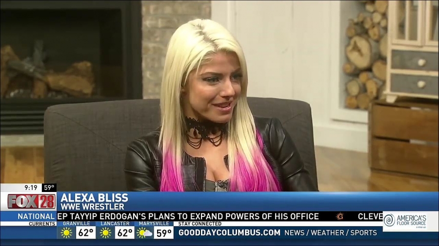 Alexa_Bliss_Fox_28_Interview_mp4_20170423_234342_987.jpg