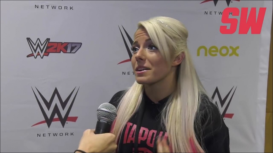 Alexa_Bliss_en_Barcelona_mp4_20161204_130532_528.jpg